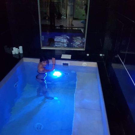 Apartamento La Casa Con Piscina Riscaldata Interna Anna Luxury Garden Pisa Exterior foto