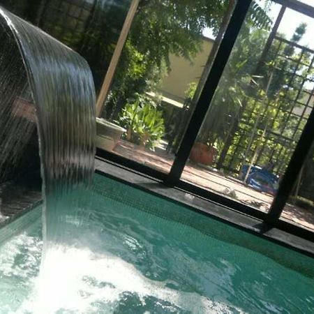 Apartamento La Casa Con Piscina Riscaldata Interna Anna Luxury Garden Pisa Exterior foto