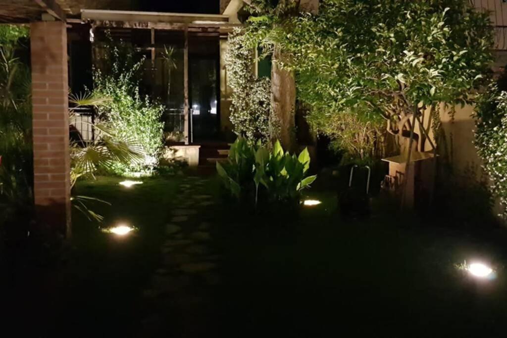 Apartamento La Casa Con Piscina Riscaldata Interna Anna Luxury Garden Pisa Exterior foto