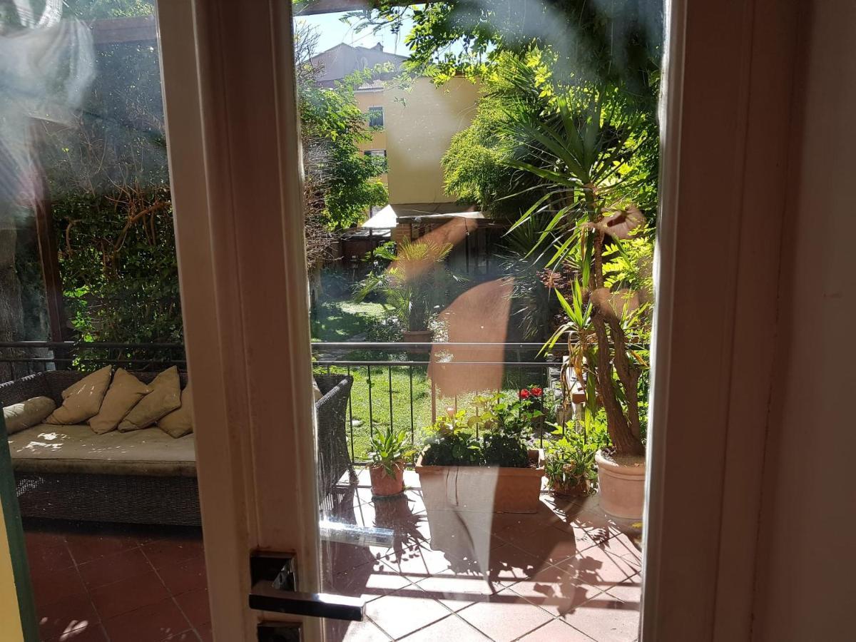 Apartamento La Casa Con Piscina Riscaldata Interna Anna Luxury Garden Pisa Exterior foto