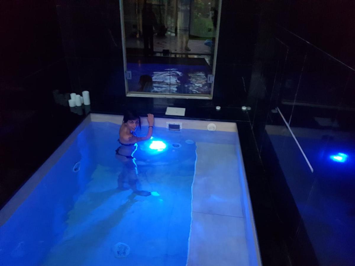 Apartamento La Casa Con Piscina Riscaldata Interna Anna Luxury Garden Pisa Exterior foto